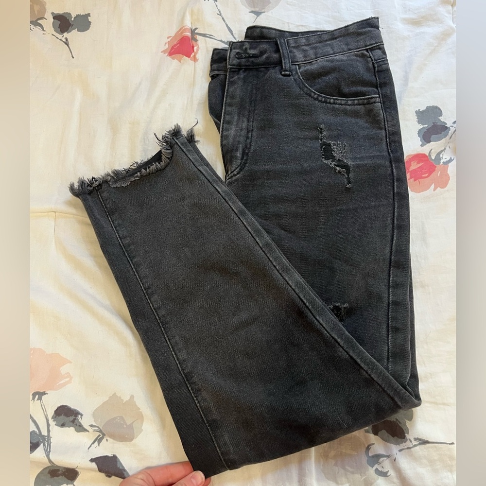SHEIN Black Ankle Cropped Distressed Jeans